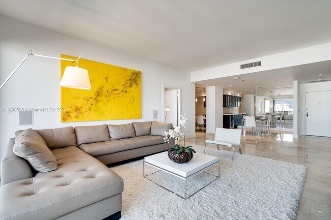 Building Photo - 251 Crandon Blvd