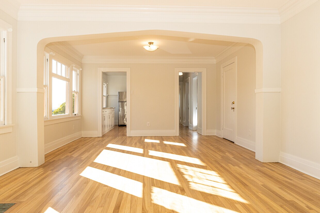 Foto principal - 1633 Edgecliffe Dr