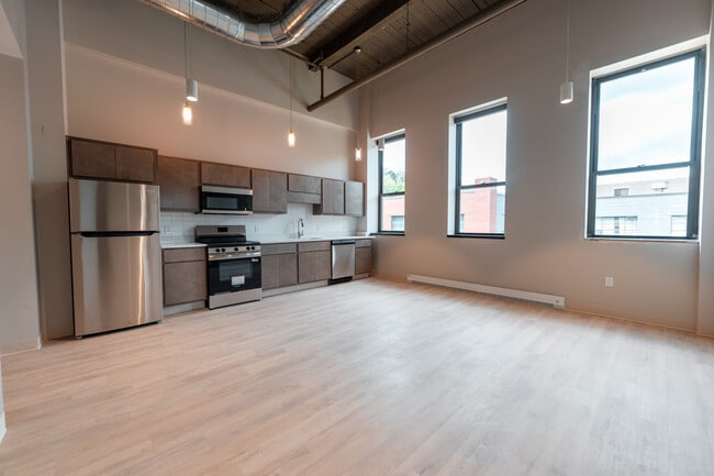 Building Photo - The Parker @ 450