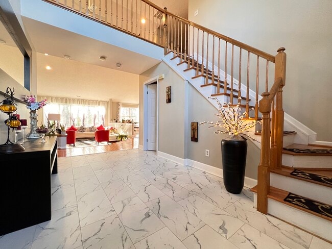 Building Photo - 5 Westwinds Dr
