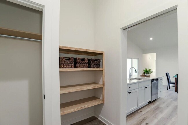 Foto del edificio - 5314-5316 N Pinecrest St
