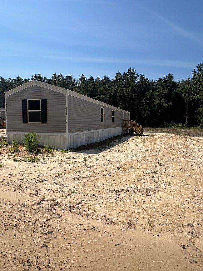Building Photo - New! Move In Ready & Close to Downtown Aynor!
