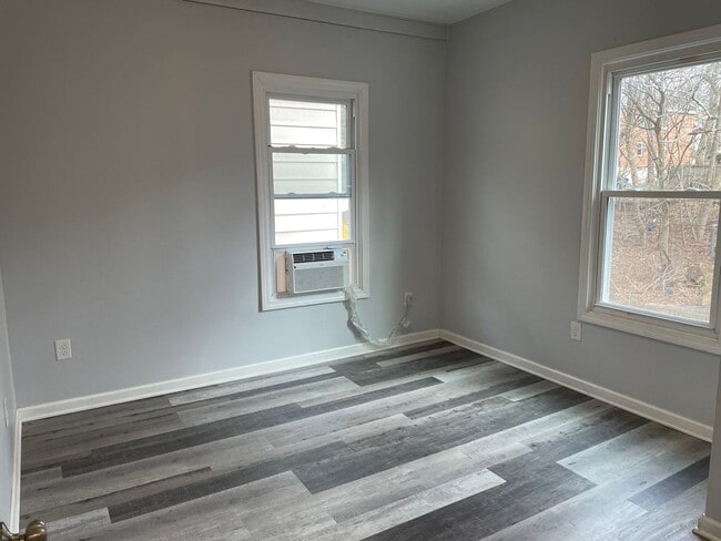 Building Photo - 687 Winchester Ave