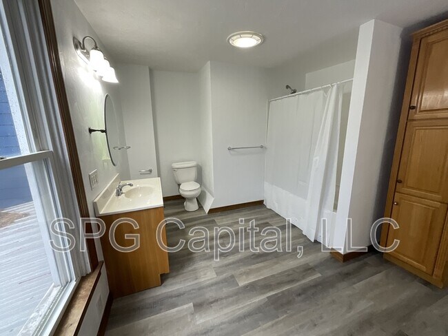 Foto del edificio - 218 W Middle St