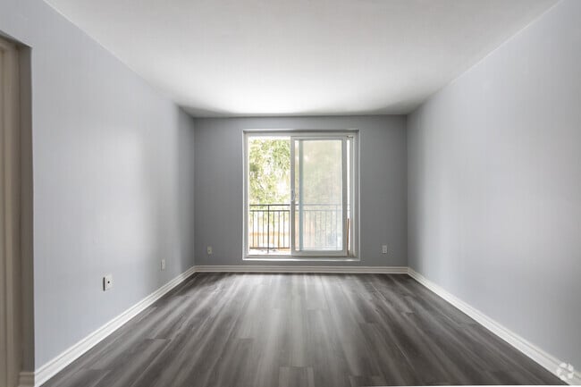 1BR, 1BA - Living Room - 931-932 Caledonian Vw