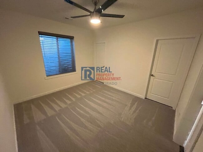 Foto del edificio - 4211 Riverwalk Cir