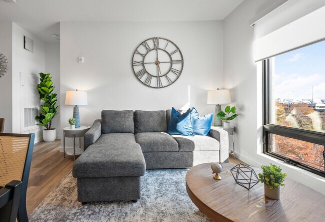 Building Photo - 282 Bremen St