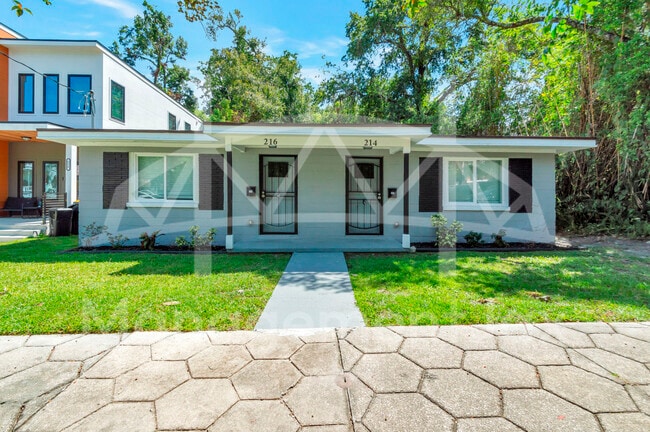 Photo - 214 E 2nd St House