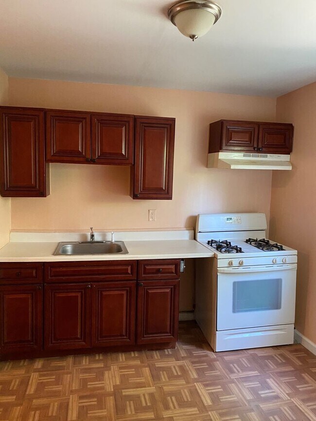 Building Photo - Lovely Home - Grays Ferry