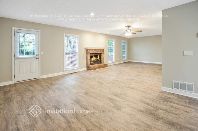 Building Photo - 17 Henley Cir