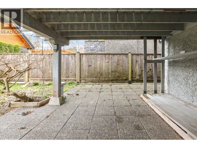 Photo du bâtiment - 3174 W 10th Ave