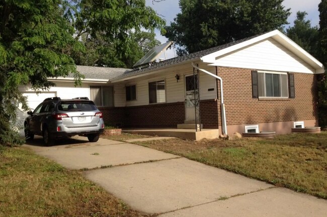 Foto del edificio - 1175 Albion Wy