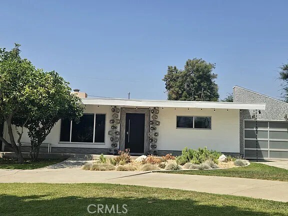 Foto principal - 12007 Burgess Ave
