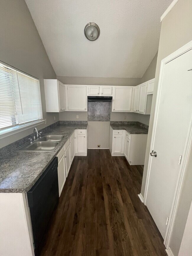 Building Photo - 1105 Garden Trl. Mesquite, TX 75149