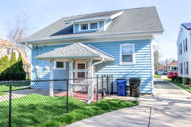 Building Photo - 303 Wolff St