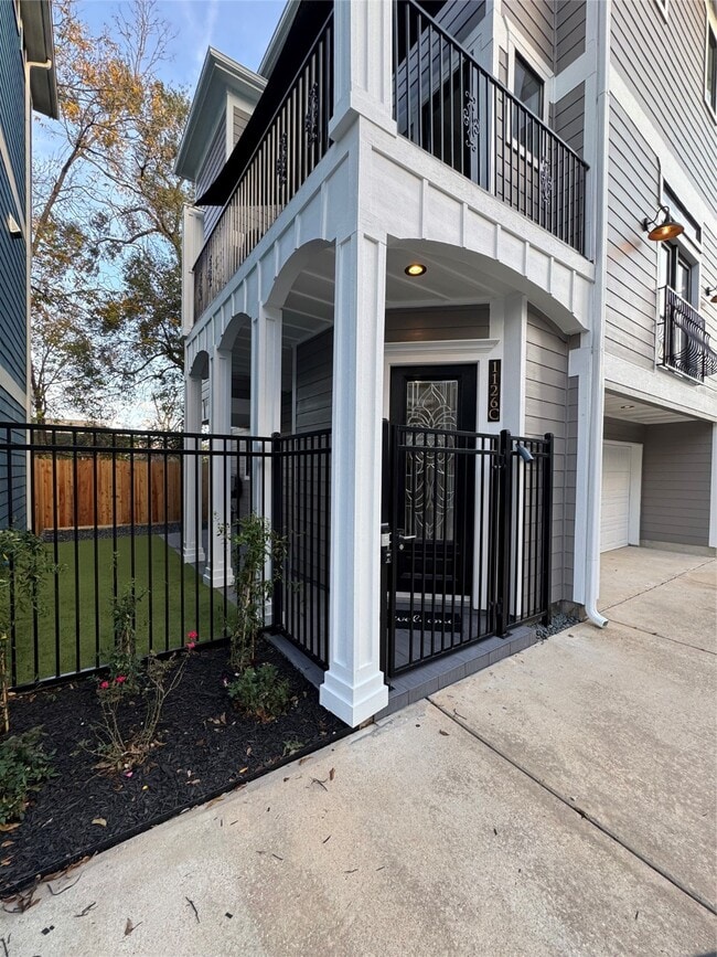 Foto del edificio - 1126 W 23rd St