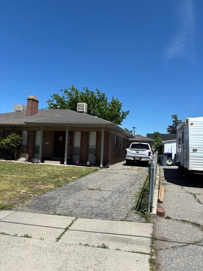 Building Photo - 2277 E 3380 S