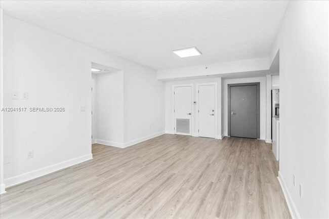 Foto del edificio - 185 SE 14th Terrace
