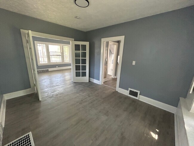 Foto del edificio - Coming Soon! Section 8 Accepted! Newly Ren...
