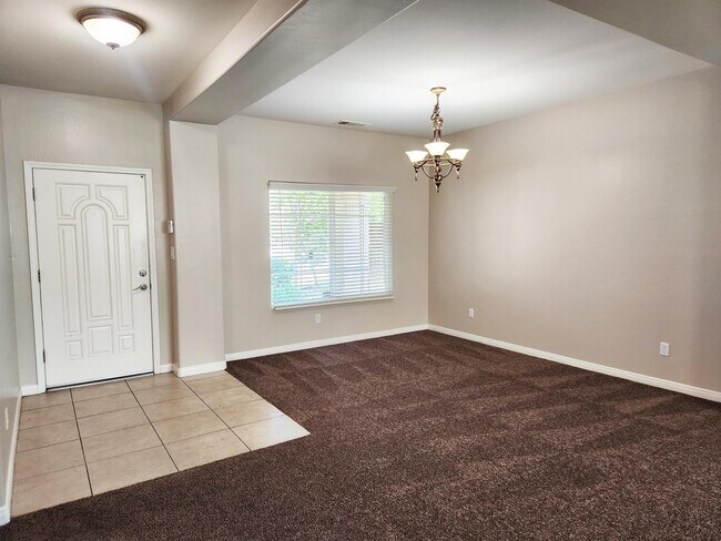 Building Photo - 5104 Villa Bella Ln