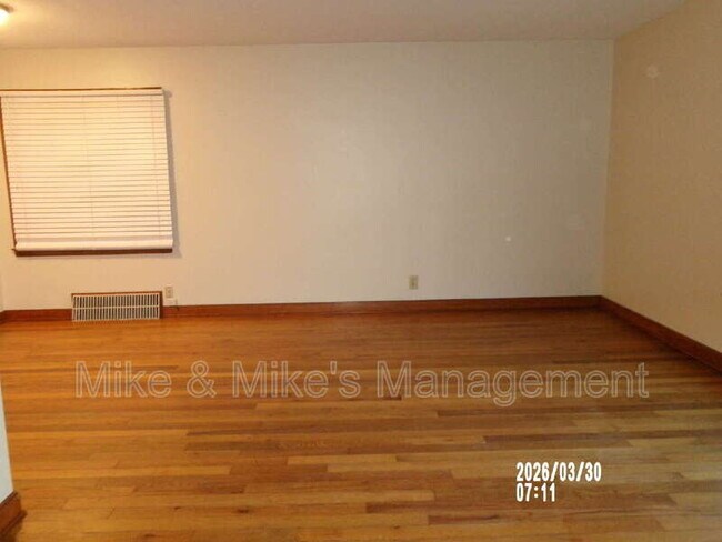 Foto del edificio - 2645 N 63rd St