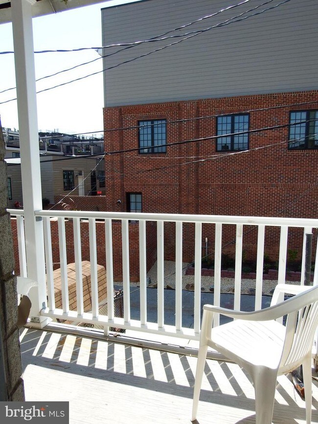 Foto del edificio - 3805 Hudson St