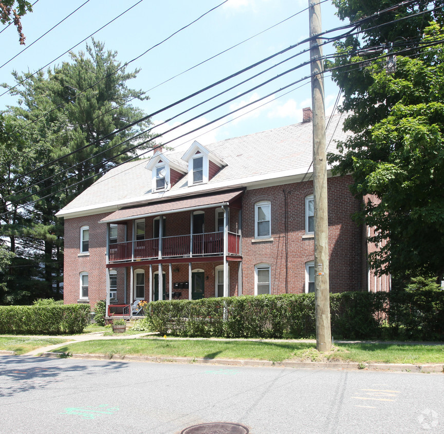 Building Photo - 143 7th St
