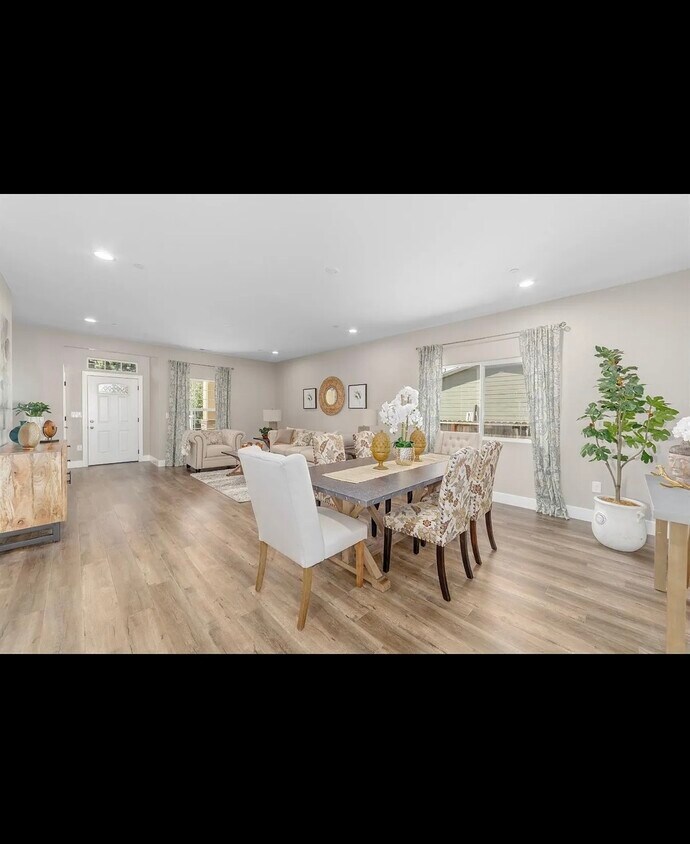 Foto del edificio - 955 Irem Way