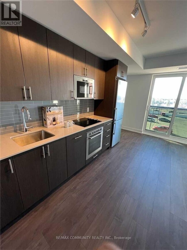 Photo du bâtiment - 2550-2550 Simcoe St N