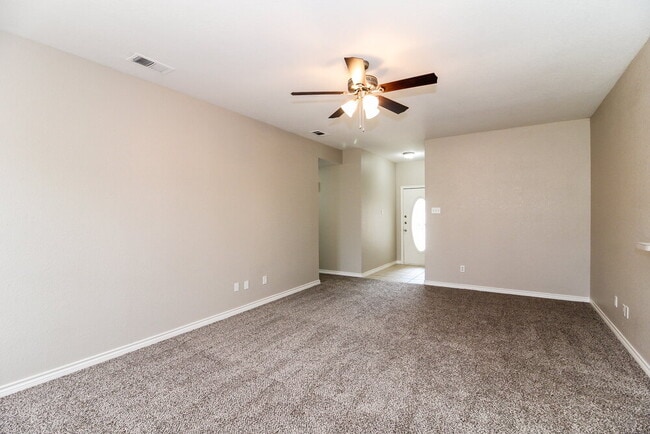 Foto del edificio - 1232 Clay Ln