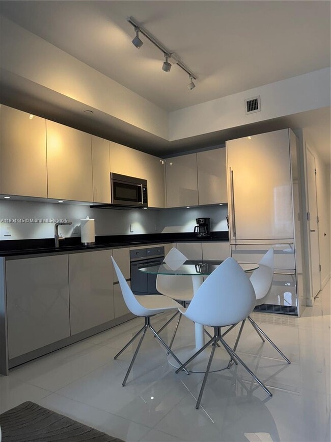 Foto del edificio - 1010 Brickell Ave