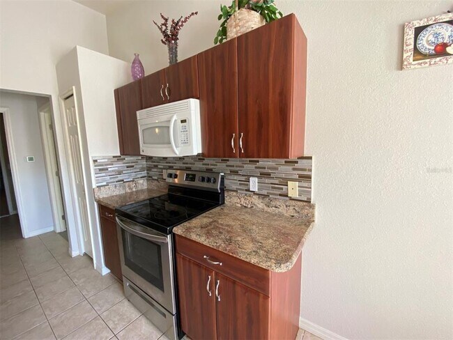 Foto del edificio - 4153 Merriam Ln