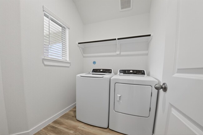 Building Photo - 17027 Lilac Paxton Ln