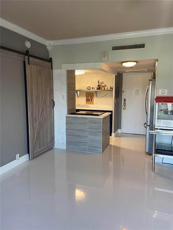 Foto del edificio - 880 Mandalay Ave