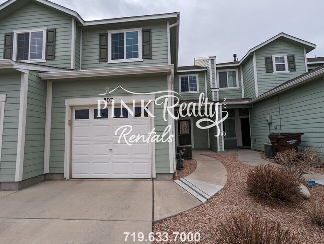Building Photo - Charming 2 Bedroom Townhome!