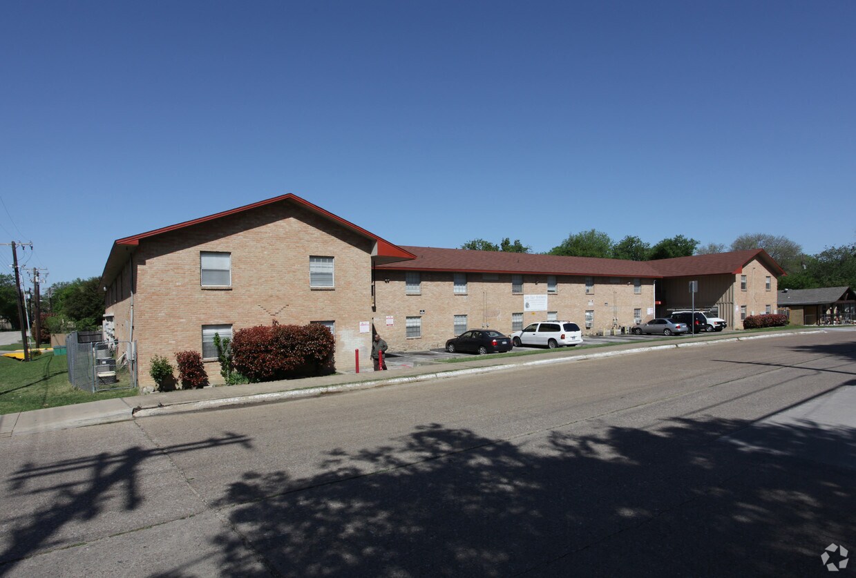 Lynn Villa Apartments Apartments in Carrollton, TX