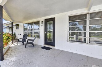 Building Photo - 456 NE 28th Terrace