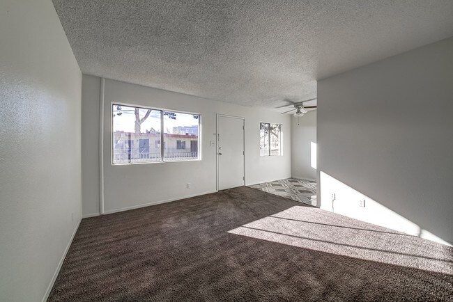 Foto del edificio - 2556-2576 Van Patten St