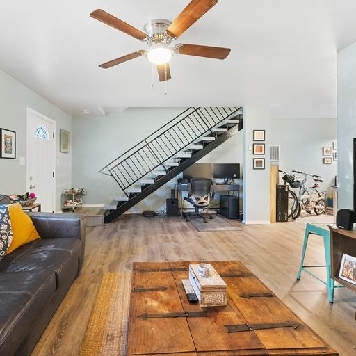 Interior Photo - 1535 Loma Ave
