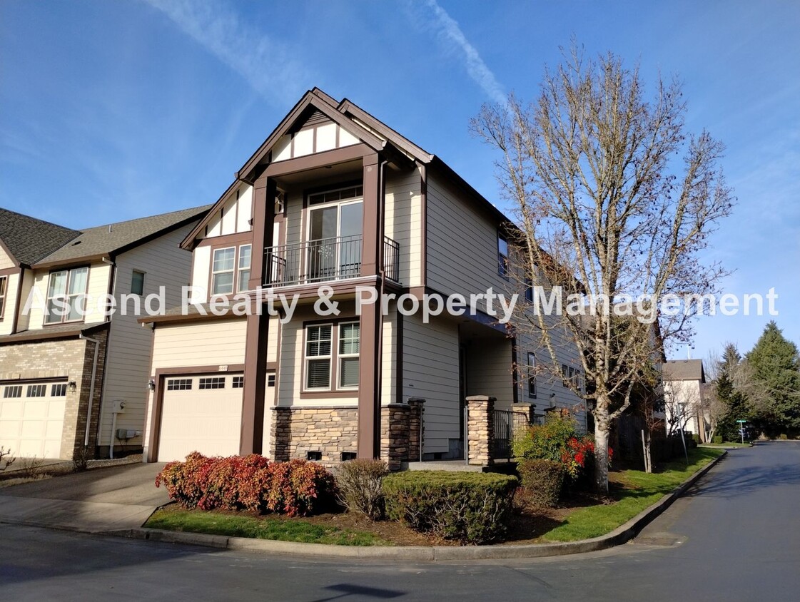 Foto principal - Spacious Orenco Home in Excellent Neighbor...