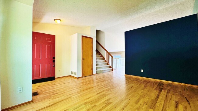 Building Photo - Welcome To This Fantastic 3 Bed 4 Bath Hom...