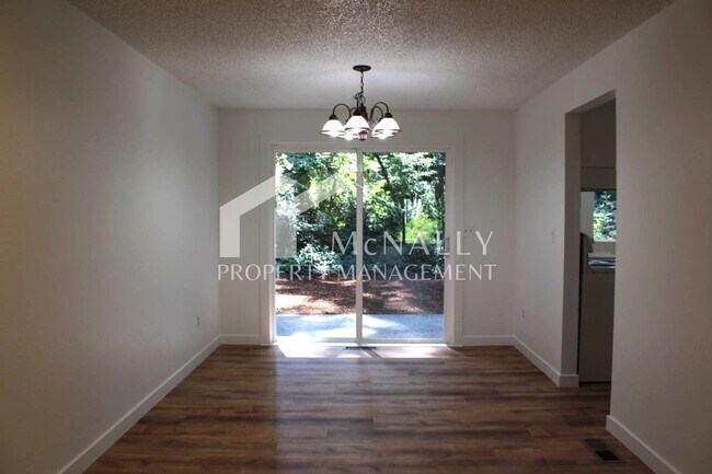 Foto del edificio - 4712/4714 Reid Dr.