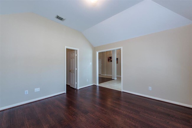 Foto del edificio - 4505 Grove Park Dr