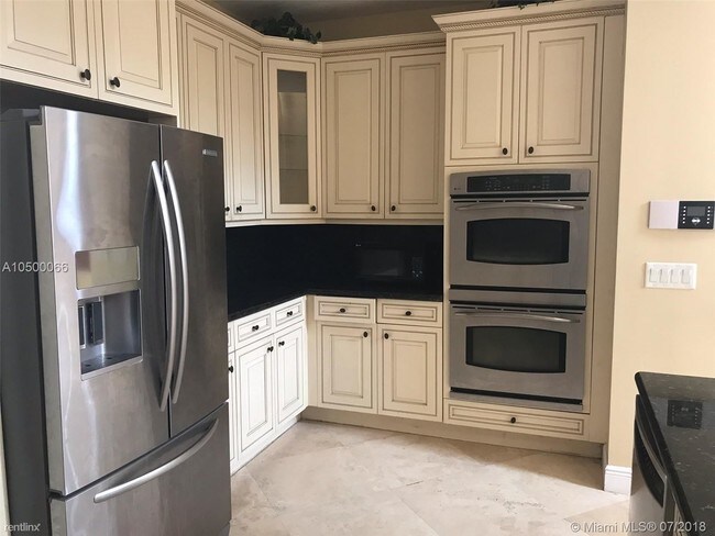 Foto del edificio - 5 br, 3.5 bath House - 17416 SW 48th St