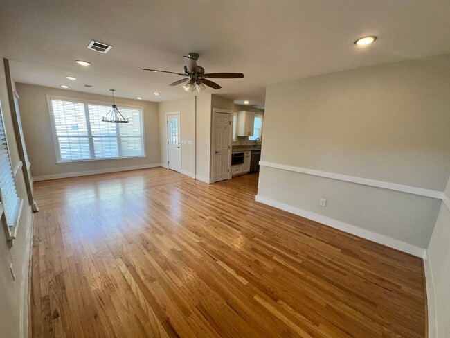 Building Photo - COMING SOON IN ROSEWOOD