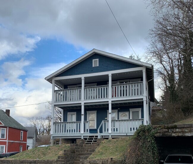 301 Richwood Ave Unit 301 Richwood Avenue 1, WV 26505 Apartments in