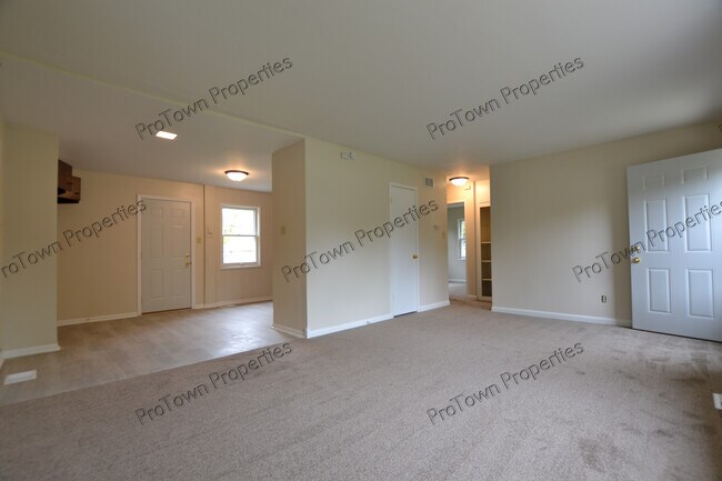 Foto del edificio - 201 Luana Rd