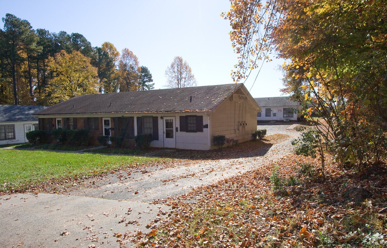 Primary Photo - 4550 Hershey St