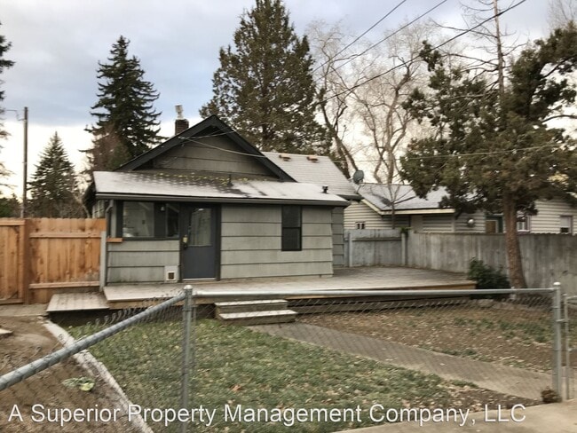 Building Photo - 1 br, 1 bath House - 636 NW Newport Ave.
