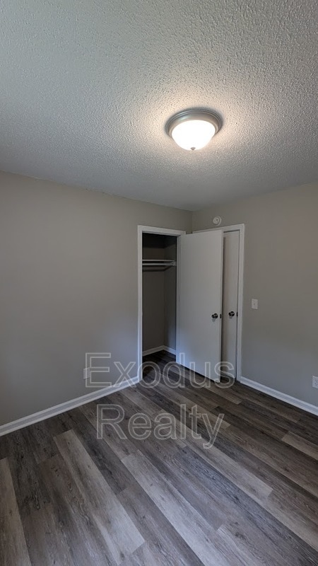 Building Photo - 8708 Peach Tree Dr